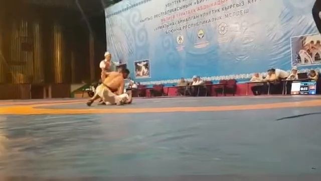 Кыргыз улуттук Курош. Аманов Санжар 75 кг СКАФ смотреть онлайн