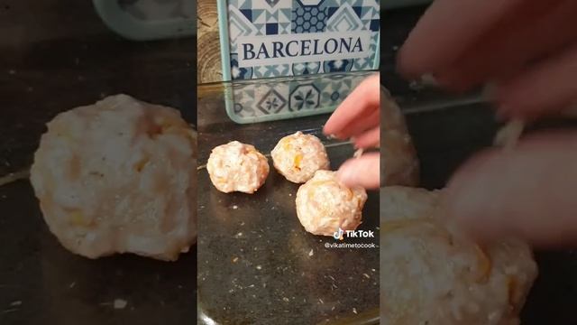 СОЧНЫЕ и НЕЖНЫЕ тефтели, в ароматном соусе. смотреть онлайн