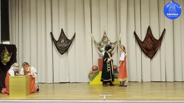 Фрагмент спектакля 