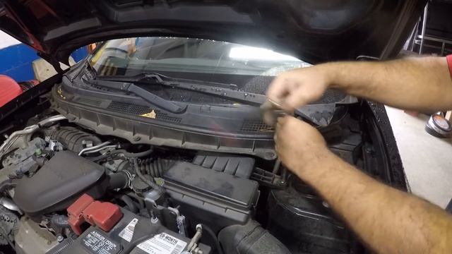 2013 Nissan Rogue P0101 MAF sensor, Remove clean and Installed смотреть онлайн