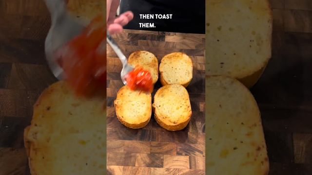 Tomato & Burrata Toast #shorts смотреть онлайн