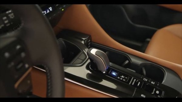 Toyota Crown Signia SUV 2025