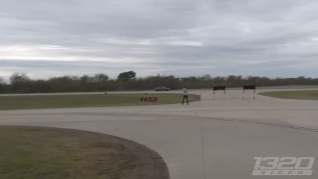 New GT-R World Record- 235.6mph! смотреть онлайн