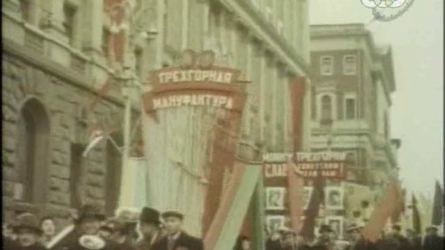 КРАСНЫЙ ДЕНЬ КАЛЕНДАРЯ - Л.Парфенов 2000 г смотреть онлайн