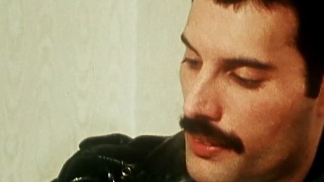 Freddie Mercury Interview in 1982 смотреть онлайн