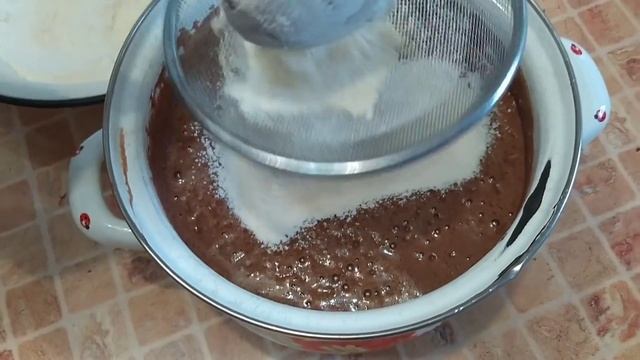 МУЖ ГОТОВИТ БОРЩ😉ДОЧКА КЕКС И МАННИК😋 смотреть онлайн