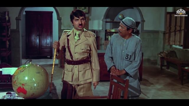 हमारे जेल में सुरंग ? | Asrani, Amitabh, Dharmendra | Sholay (1975) | NH STUDIOZ | HD смотреть онлайн