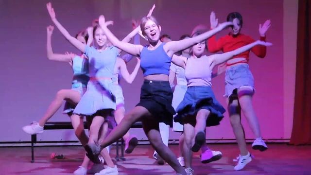 Эстрадная группа " Крутые девчонки" - Танец смотреть онлайн