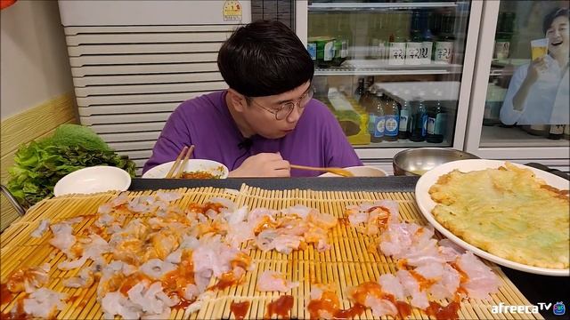 광어 도다리 '세꼬시'로.. 2키로 먹고 엄청 시원한 물회 또묵자!!! смотреть онлайн