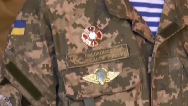 ПТУ 50 вручення державного Прапору України смотреть онлайн