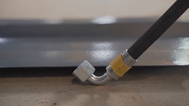 Как заменить рукав на погрузчике Универсал нового поколения. смотреть онлайн