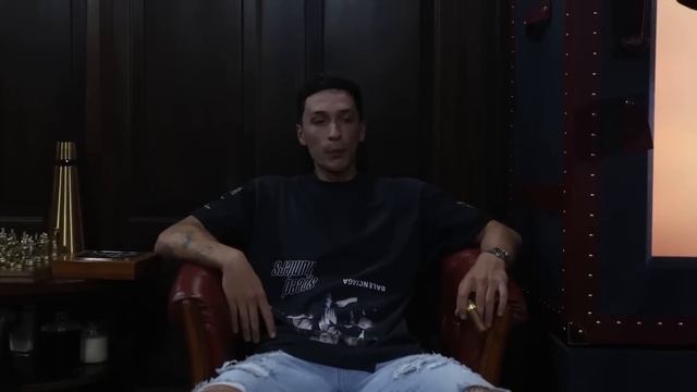 Luke Belmar Visits Andrew Tate in Romania смотреть онлайн