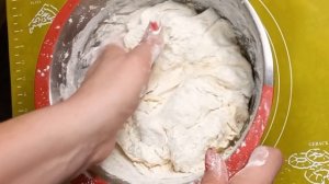 Пирожки. Супер быстрое дрожжевое тесто на кипятке. Всего 10 минут и все готово