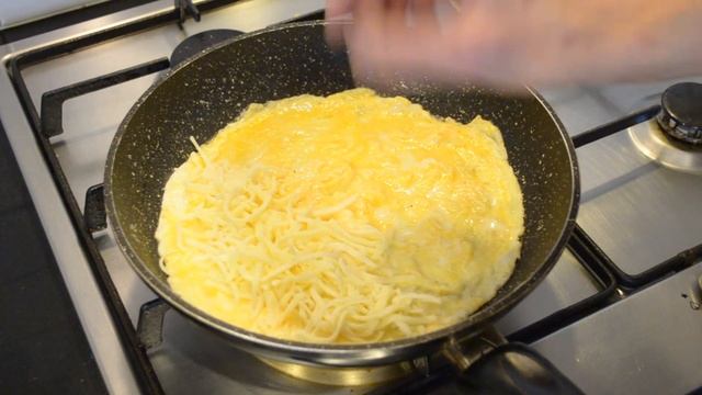 How To Make An Omelette | PERFECTLY смотреть онлайн