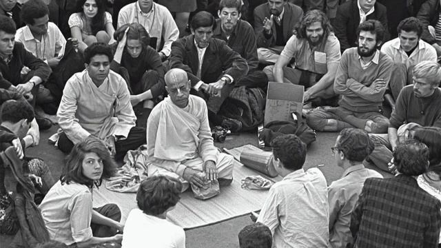 Утренняя прогулка Шрилы Прабхупады 09.01.1976, Мадрас.