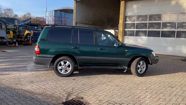 Toyota Landcruiser VX100 4x4 4 2L-Auction 40074-22 смотреть онлайн