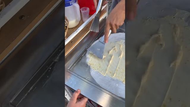 Самодельное мороженое во Вьетнаме! Цена 30000 донгов. смотреть онлайн