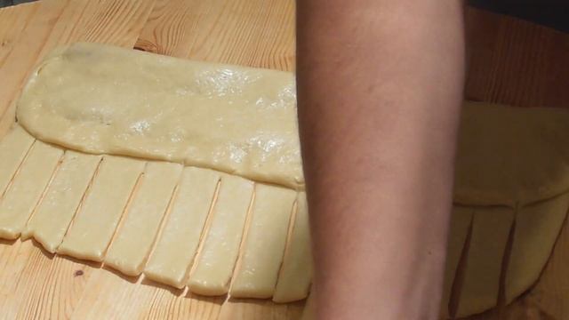 Cozonac din aluat pufos cu smantana. Umpluti cu gem si nuci. смотреть онлайн