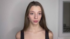 Полина Гухман 18 лет