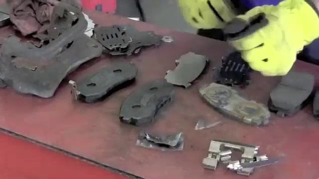 Chilton How To Video Series: How To Repair the Front Brakes of a Subaru Outback смотреть онлайн