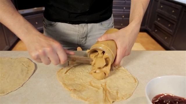 Peanut Butter & Jelly Quesadilla - Handle it смотреть онлайн