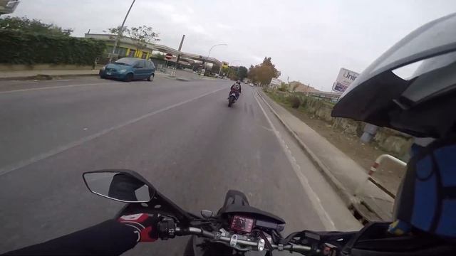 2 friends 2 bikes | Sbiellati on the road | Honda FMX 650 vs yamaha R125 смотреть онлайн