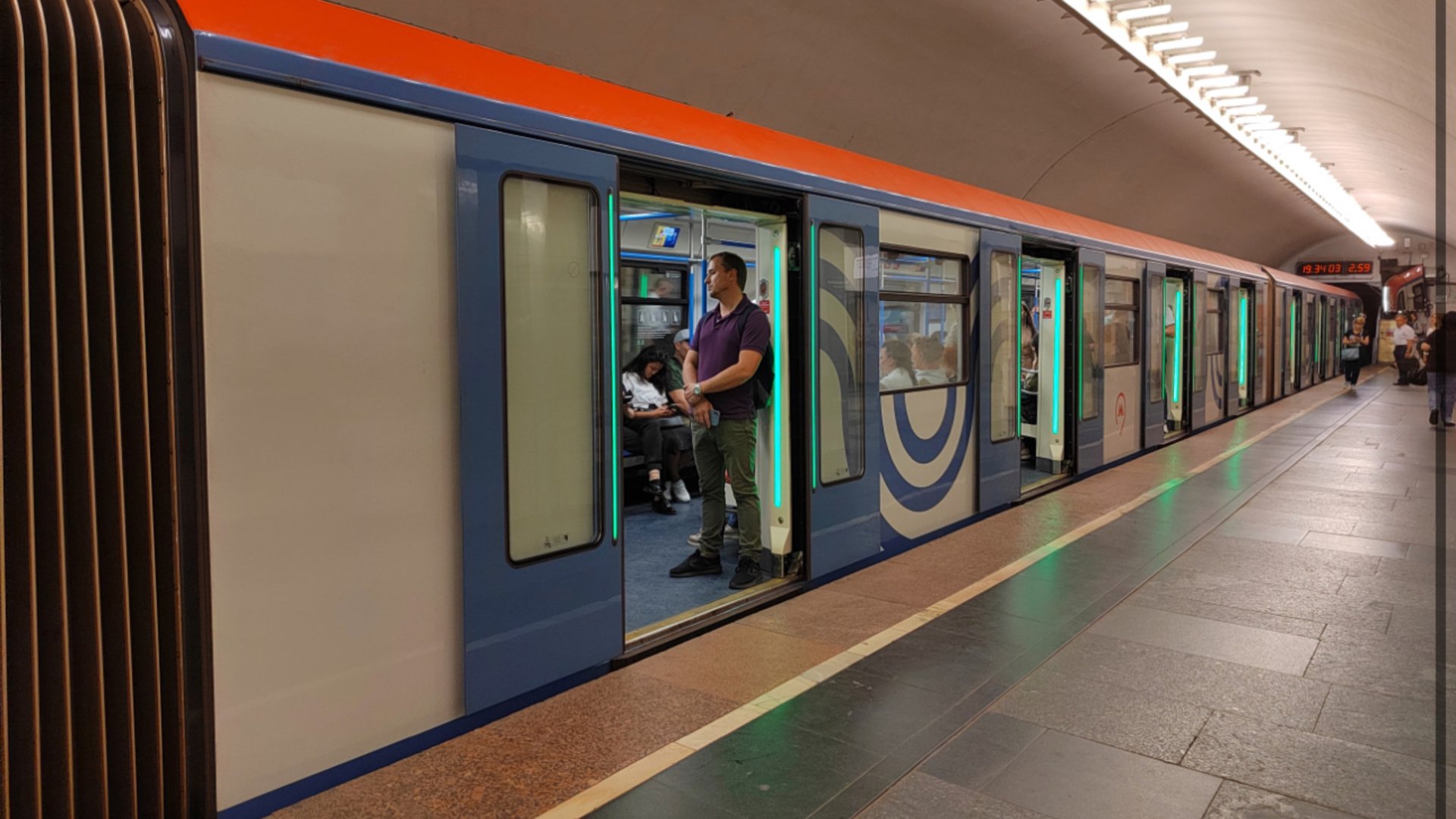 Поездка по Таганско-Краснопресненской линии на поезде 81-765/766/767 Котельники - Планерная