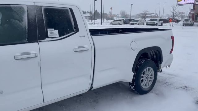 The All New 2022 Tundra SR5 Long Box 4x4 Ultra Pick Up Truck First Look смотреть онлайн