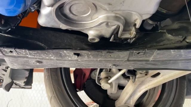 Honda Civic FK8 Type-R 1rst oil change at home with worst oil possible смотреть онлайн