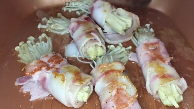 How To Make Bacon Wrapped Enoki with Homemade Teriyaki Sauce смотреть онлайн
