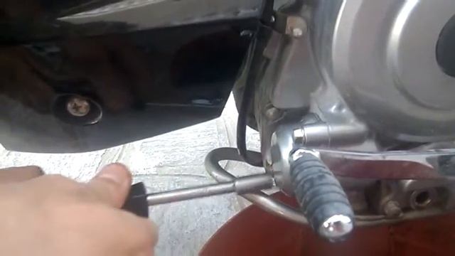 Change oil and filter suzuki 125cc DIY смотреть онлайн