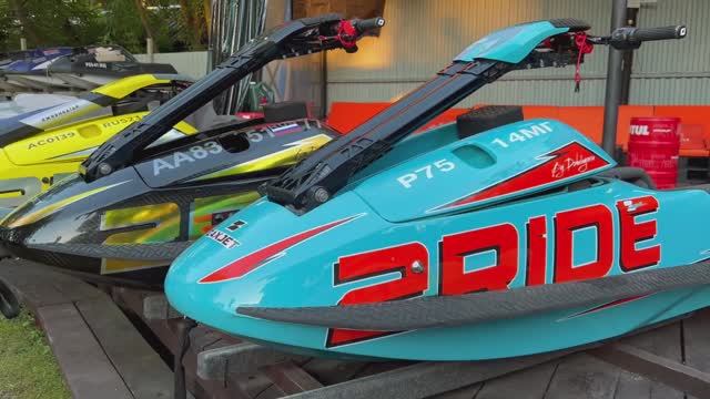 Как сделать трюк "ПРЫЖОК 180" на гидроцикле? смотреть онлайн