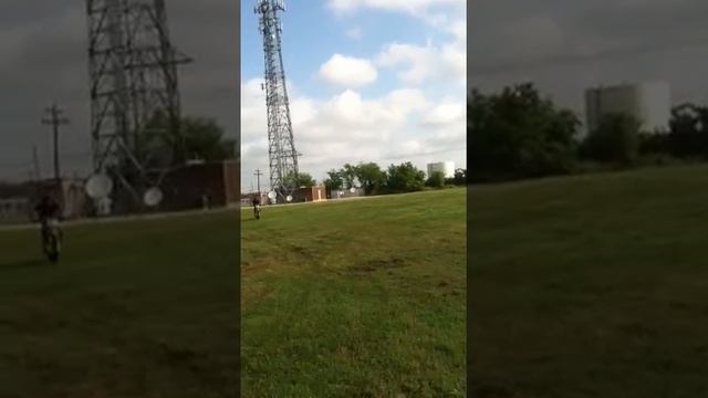 Riding my friends 07 CR125R смотреть онлайн