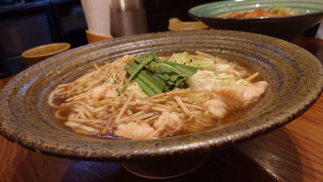 大阪・大国町・つるとんたん大国町店・もつ煮込みの「おうどん」！Tsurutontan-Udon,Osaka,Japan смотреть онлайн