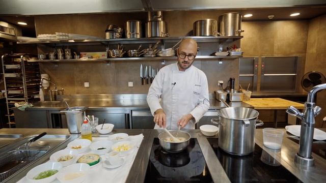 Risotto con funghi porcini, finferli e blu vaccino | Ticino Gourmet Tour | RSI Food смотреть онлайн