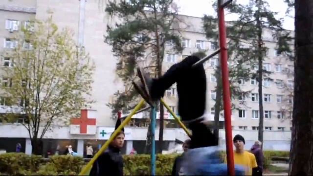 гопник на турнике  1 серия