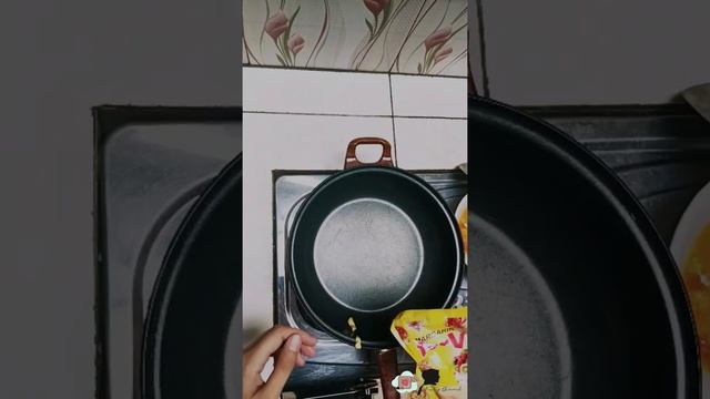 Yuk Masak || Telur Dadar #shorts #viral #youtubeshorts смотреть онлайн