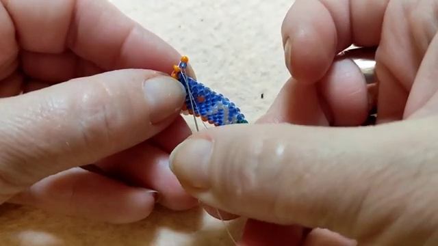 🐰 Подкова с зайками. Кирпичное плетение. Часть 3_4. (360p) (1) смотреть онлайн