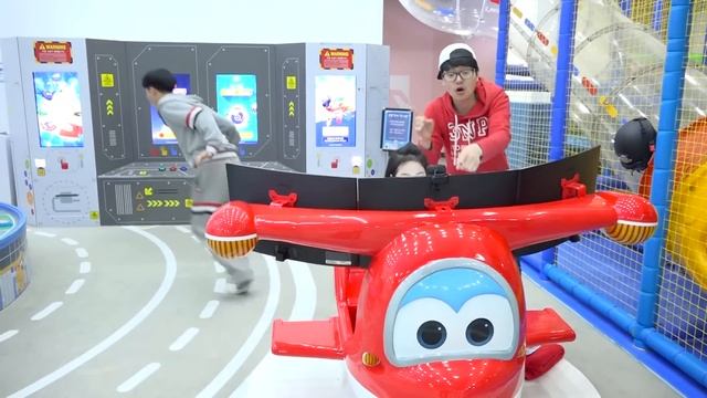 Ddochi Eats The Pororo Black Noodle Without His Friends Knowing