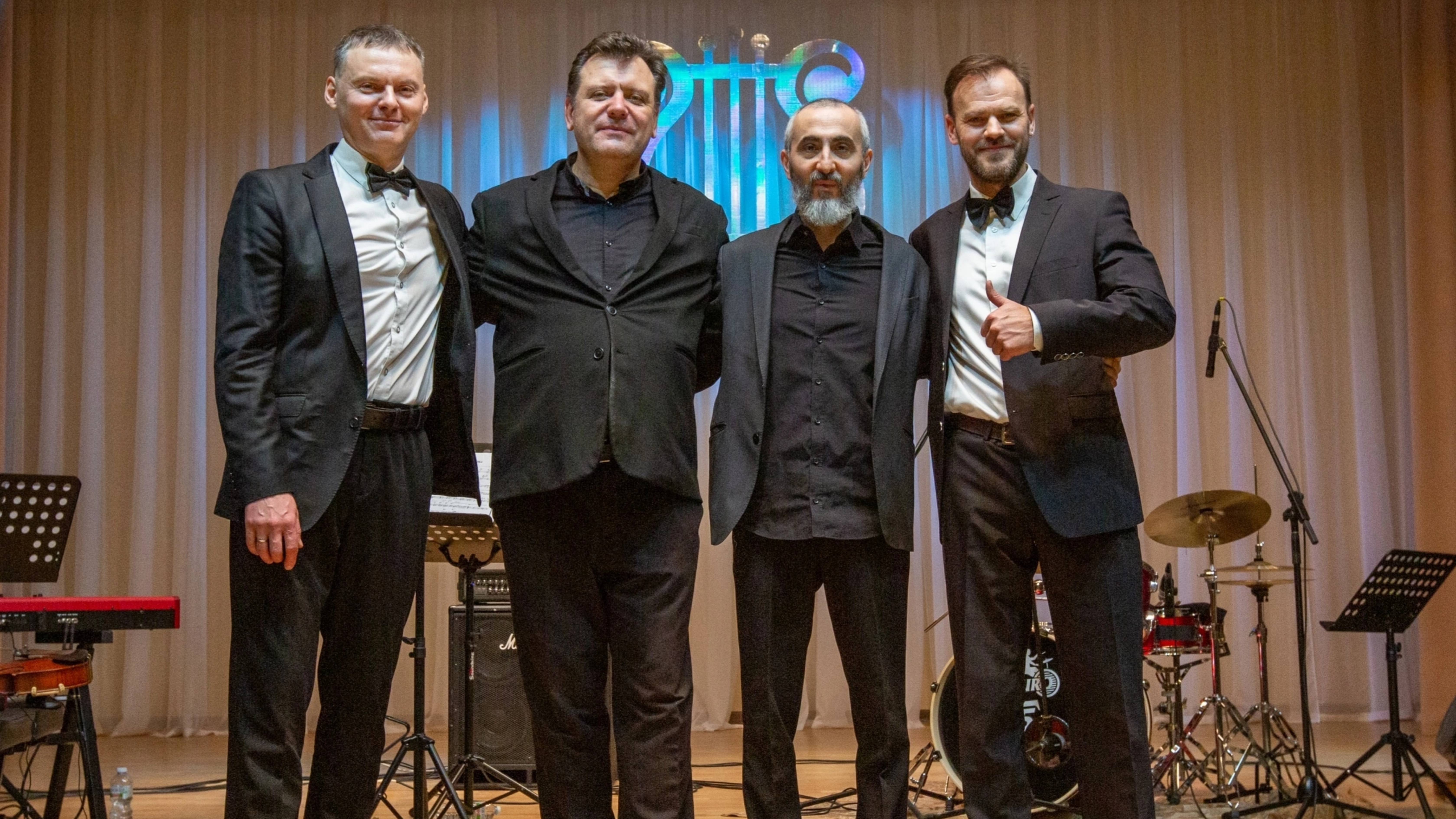 Tribute To D.Lockwood