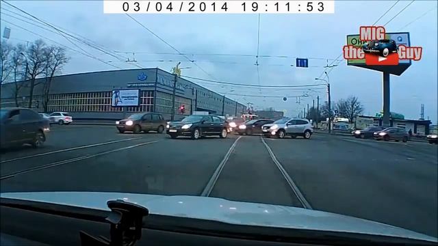 IDIOT NISSAN DRIVERS, CRAZY NISSAN DRIVING FAILS WEEK 4 JULY 2016