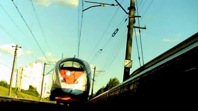Поезд Сапсан уронил камеру.