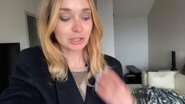 Здороваюсь со всеми смотреть онлайн