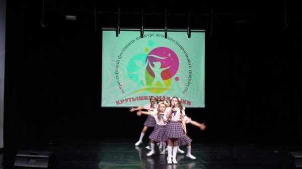 "Ходит песенка по кругу", ДВС "Звонче!", ансамбль "ЛЯ-ФА-МИШКИ", солистка Стрельникова Вероника