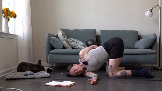 Pelvic Floor Health | Breath, Hip Mobility, and Pelvic Floor Muscles Activation смотреть онлайн