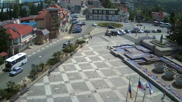 Вебкамера "Площадь Советская". Запись 27.05.2018 14:00:03 смотреть онлайн
