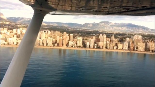 Cessna-172  полеты в горах и над морем LEMU / Cessna-172 Flying In The Mountains And The Sea Spain