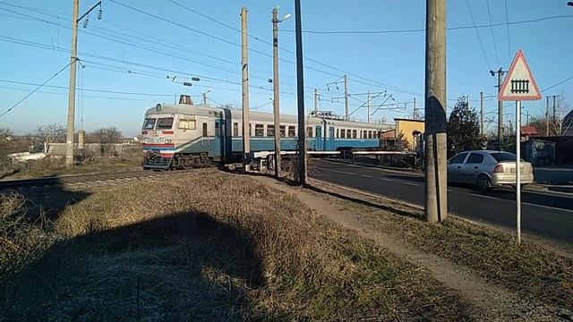 Пригородный электропоезд ЕР9Е-654 на маршруте Одесса-Белгород-Днистровский смотреть онлайн