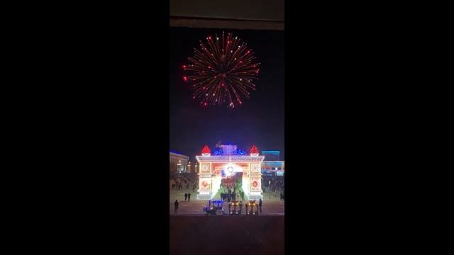 А из нашего окна площадь с салютом видна смотреть онлайн