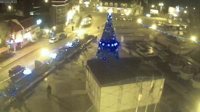 Вебкамера "Площадь Советская". Запись 06.01.2017 20:00:17 смотреть онлайн